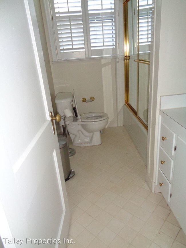 Building Photo - 418 Fenton Pl