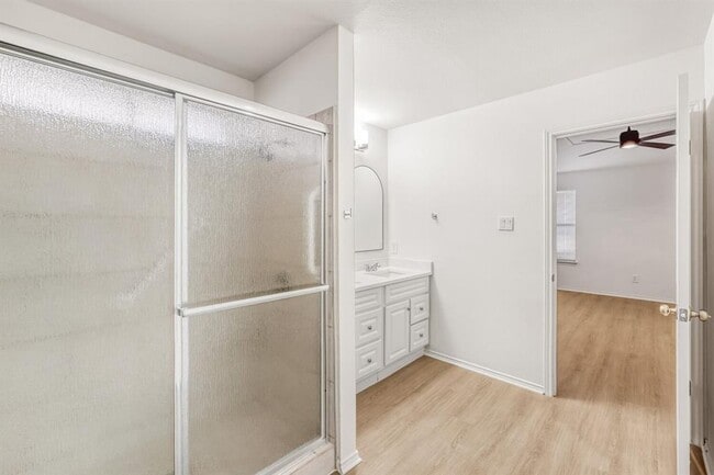 Building Photo - 411 Masonwood Dr