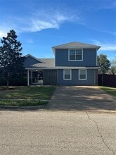 Building Photo - 2527 Cunningham St