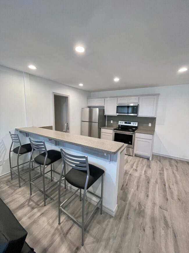 Foto del edificio - 290 S McIlhaney St