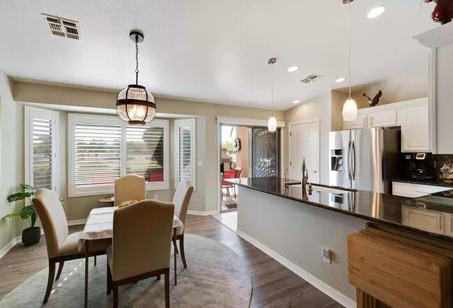 Building Photo - 5039 S Lantana Ln