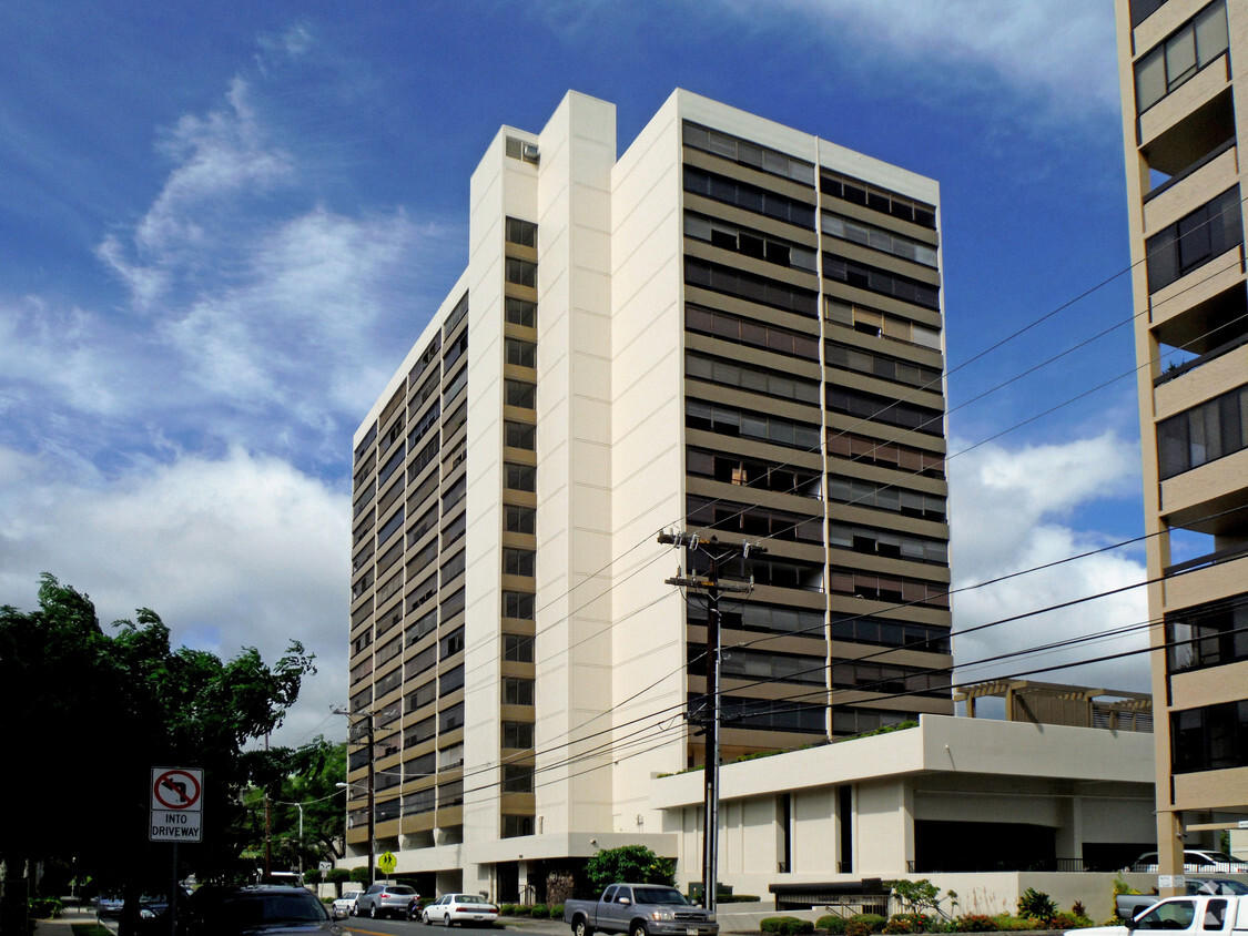 Building Photo - Punahou Chalet Condominiums