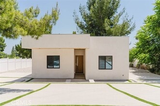 Building Photo - 17846 Rinaldi St