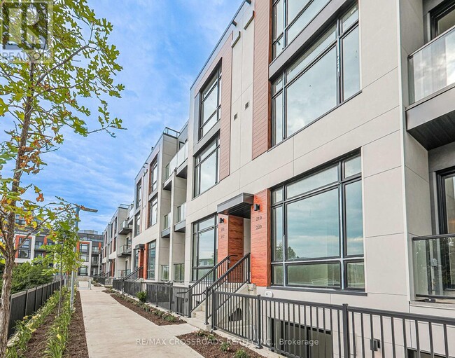 Building Photo - 8 Steckley House Ln