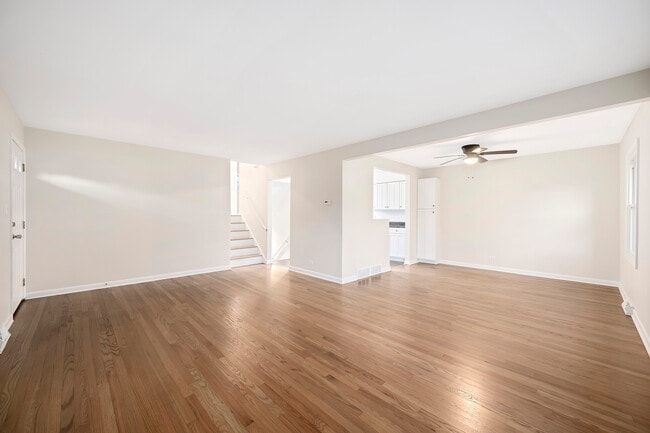 Building Photo - 2614 Burlington Ave