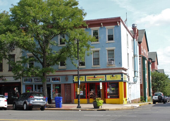 Exterior - 562 Main St