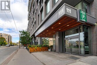 Building Photo - 111 Bathurst St