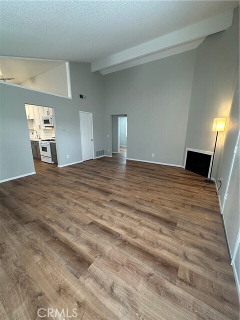 Foto del edificio - 27431 La Cabra