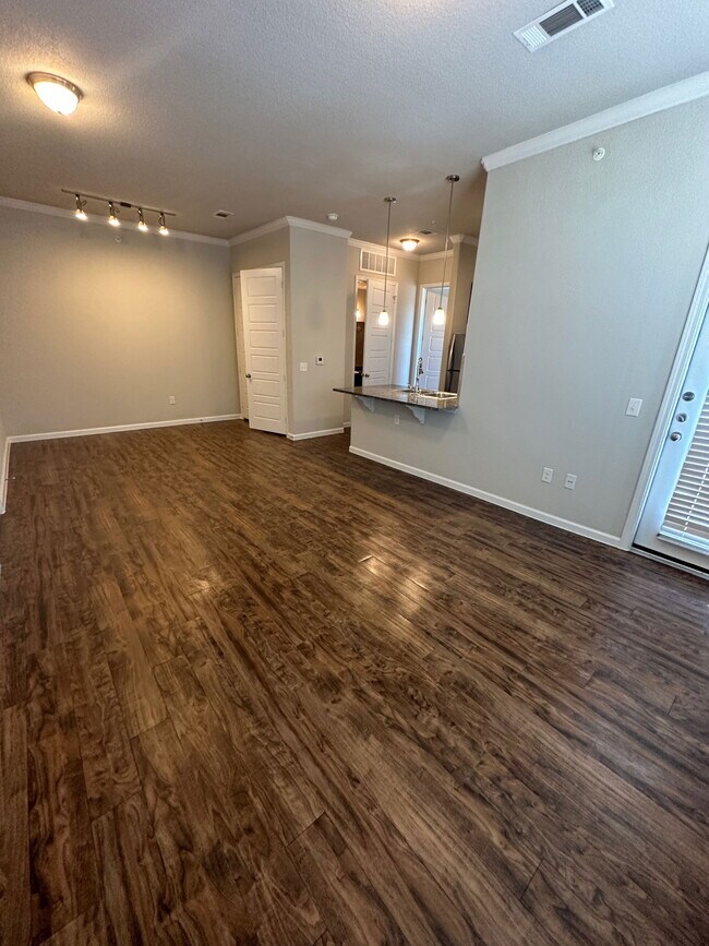 Foto del edificio - 27040 U.S. 380 Apt #106, Aubrey, TX 76227 - 1 BR 1 BA Condo