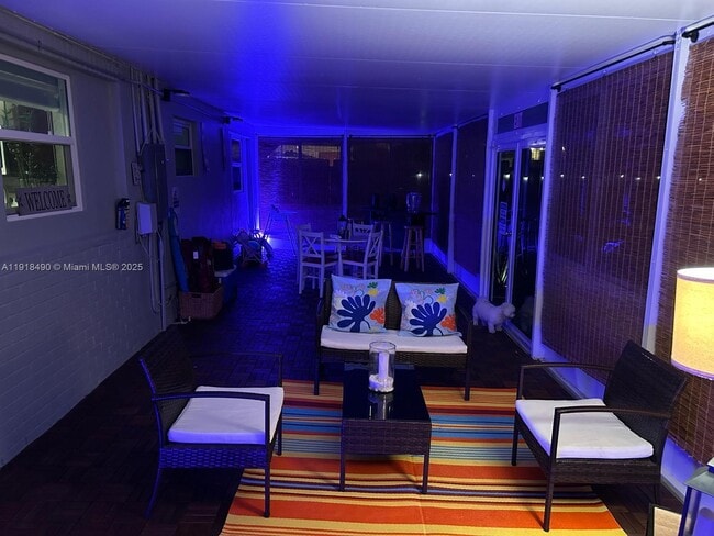 Foto del edificio - 5289 N Andrews Ave