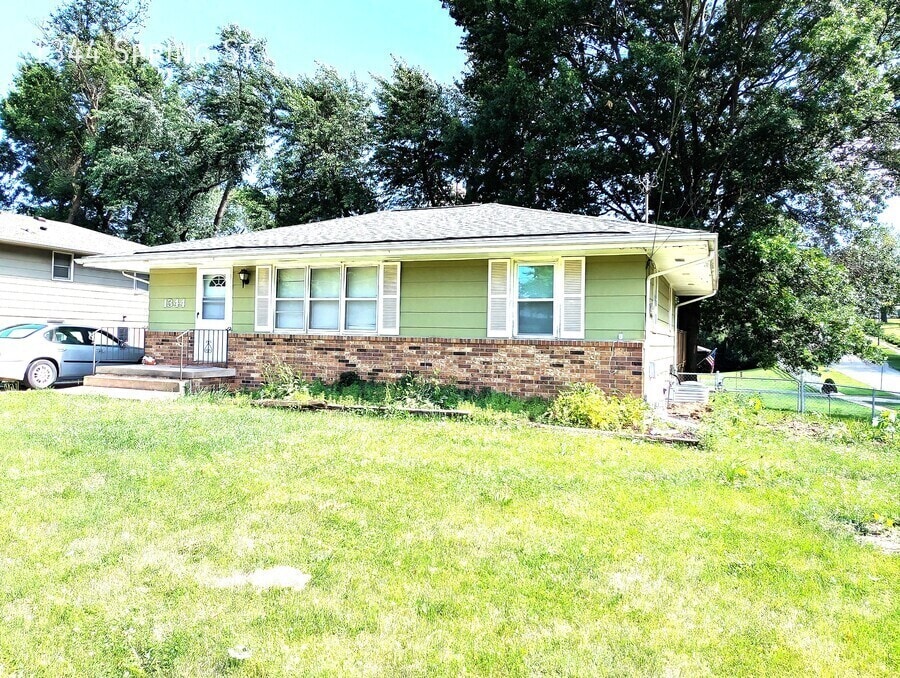 Primary Photo - 1344 Spring St