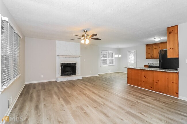 Building Photo - 306 Pace Dr
