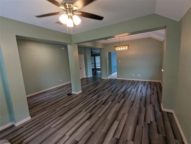 Building Photo - 119 Clear Creek Dr