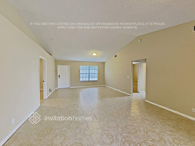 Foto del edificio - 6750 Royal Palm Beach Blvd