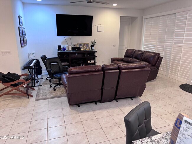 Building Photo - 4494 Suncup Dr