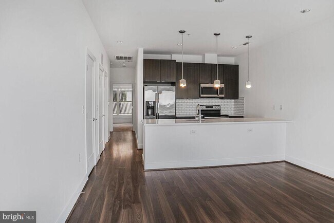 Building Photo - 1111 Orren St NE