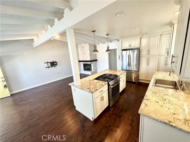 Building Photo - 109 W Escalones