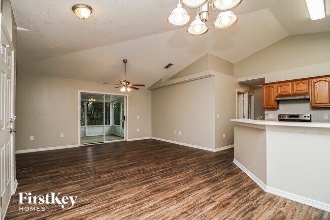 Building Photo - 2826 Redbud Ct