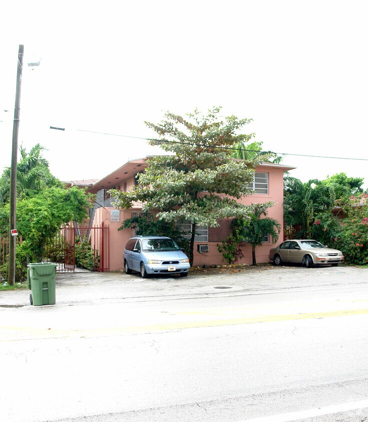 Primary Photo - 150 NE 71st St