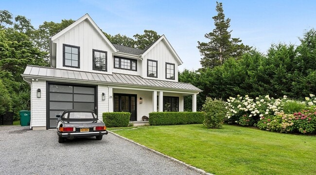Building Photo - 28 Parkway Dr