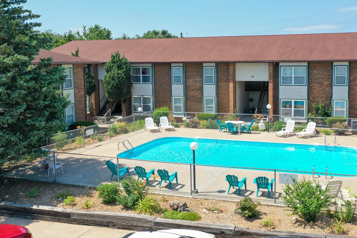 Primary Photo - Meheli Pines Apartments