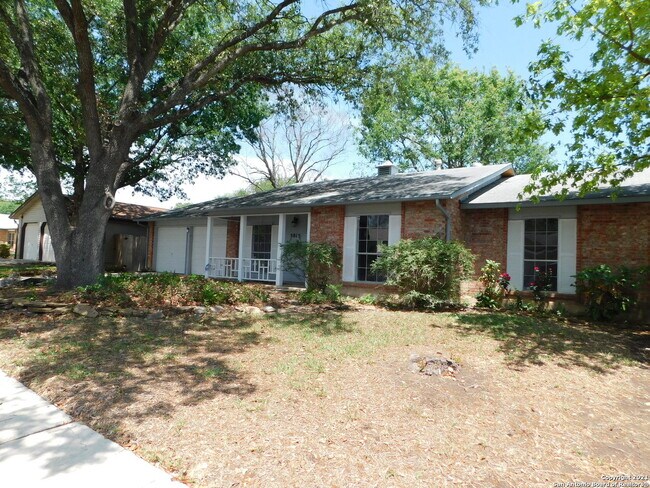 Foto del edificio - 5015 El Capitan St