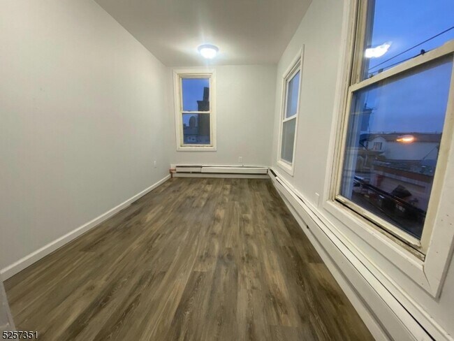 Foto del edificio - 135 Hudson St