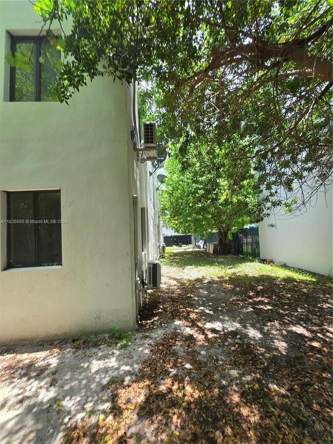 Building Photo - 3685 Frow Ave