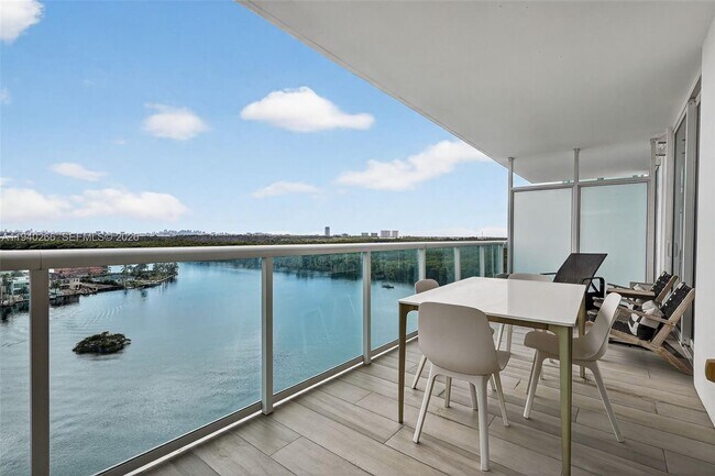 Building Photo - 400 Sunny Isles Blvd