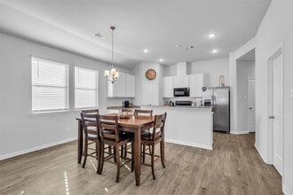 Building Photo - 740 Brown Rd