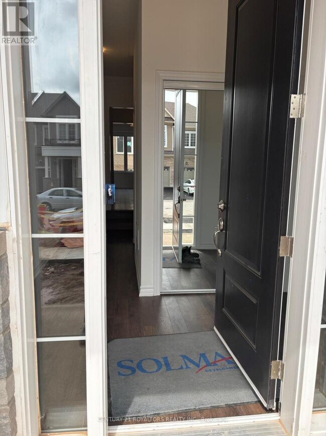 Photo du bâtiment - 94 Sanders Rd