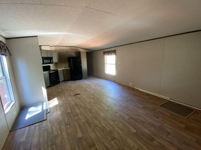 Building Photo - 980 Cedar Village Ln