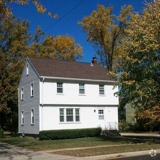 Building Photo - 7220 Elmwood Ave