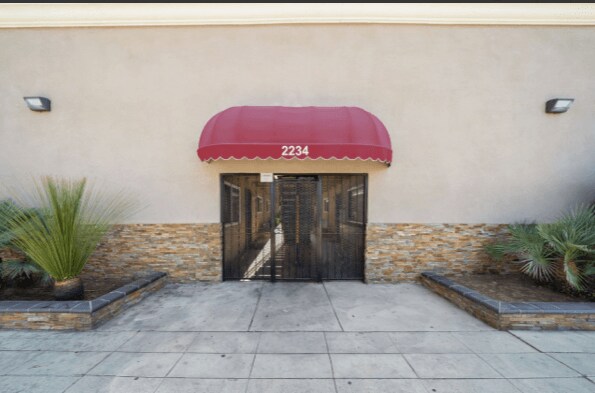 Foto del edificio - 2232-2234 Santa Fe Ave.