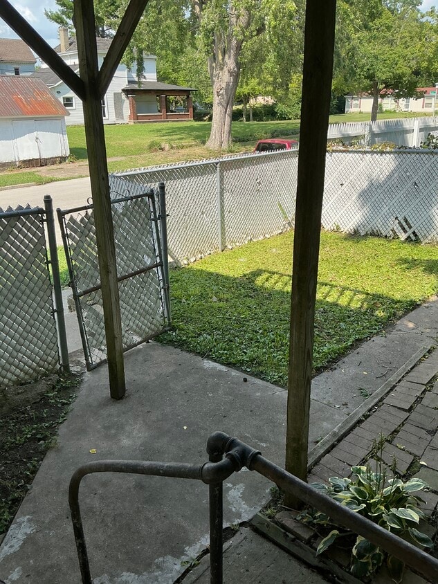 Primary Photo - 1415 N D St