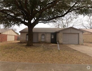Building Photo - 556 Hanover Dr