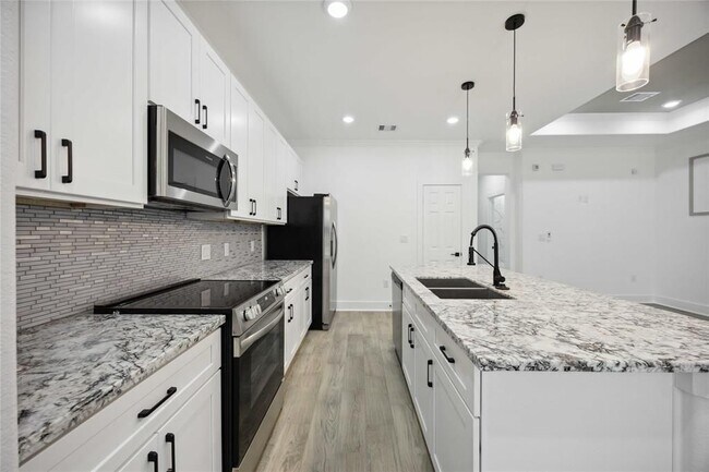 Foto del edificio - 7832 Booker St