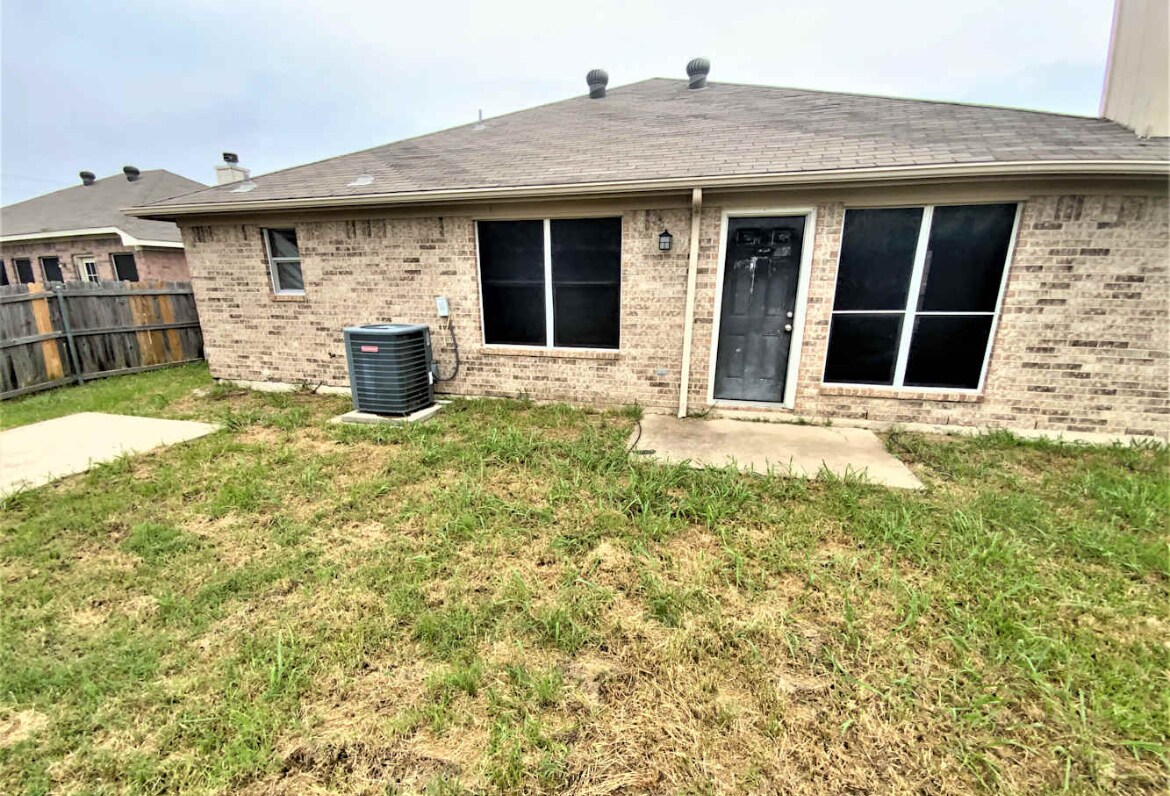 Foto principal - 6901 Evening Shade Ln