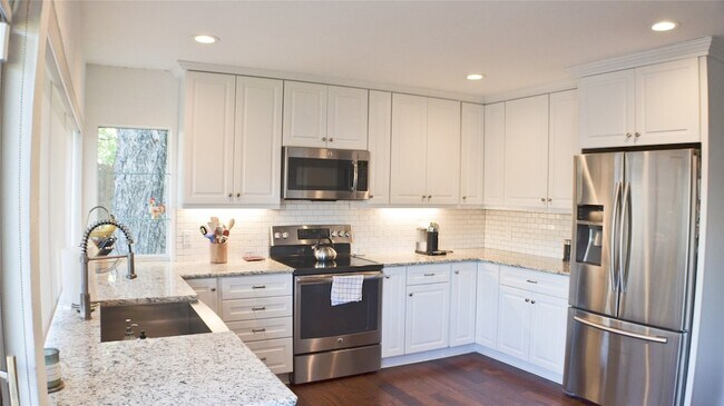 Foto del edificio - 15706 Havenrock Cir