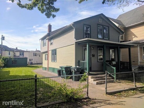 Building Photo - 5 br, 1 bath House - 217 Spencer st