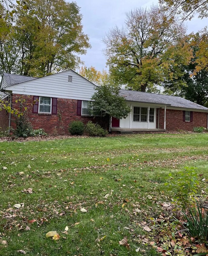 Primary Photo - 10575 Greentree Dr