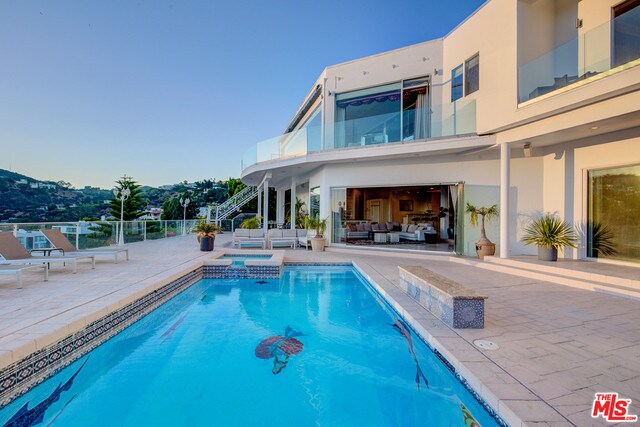 Foto del edificio - 7868 Electra Dr