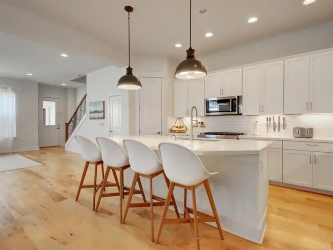 Foto del edificio - 4711 Vaughan St