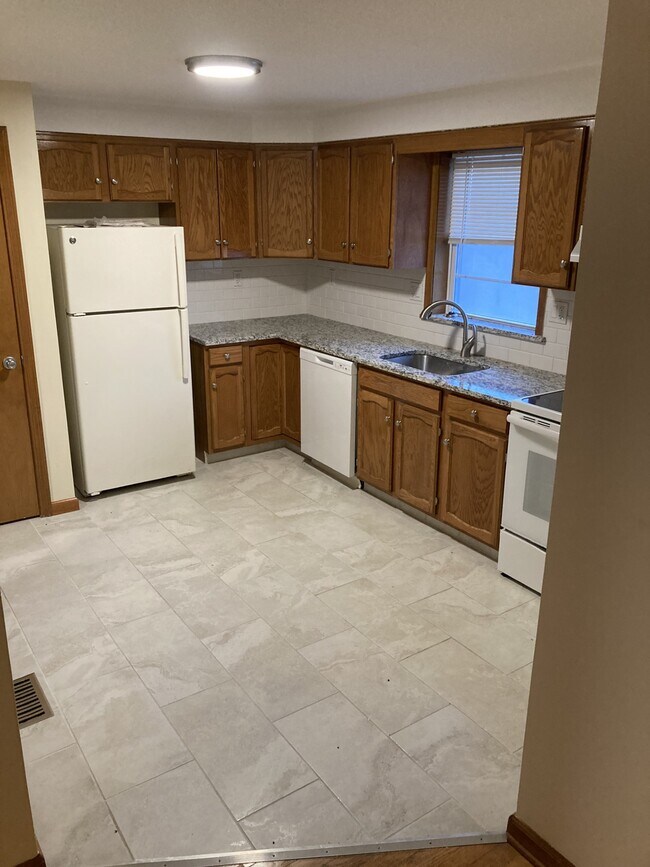 Foto del edificio - 30 Mansfield Dr