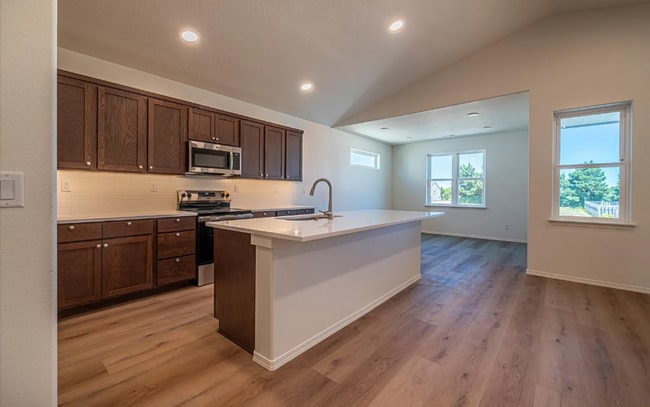 Building Photo - 761 Spyglass