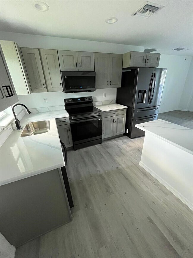 Foto del edificio - 5218 SE 43rd St