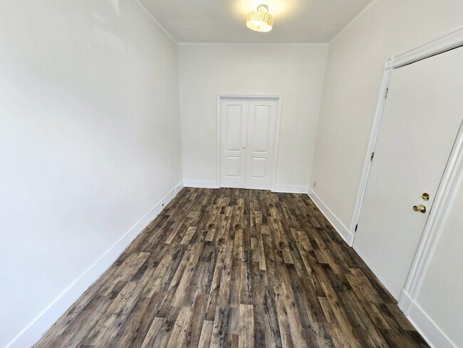 Foto del edificio - 214.5 Bowers St