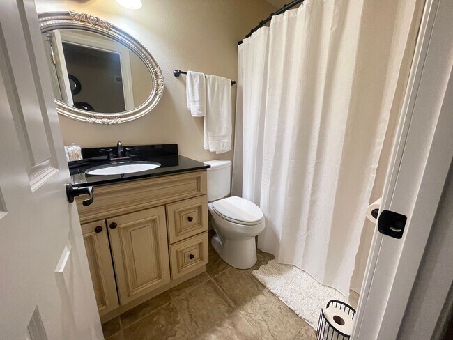 Foto del edificio - Furnished 2 bedroom 2 bath Condo - Apartment in a Gated Community,  Blue Eye, MO,  Near Branson, MO