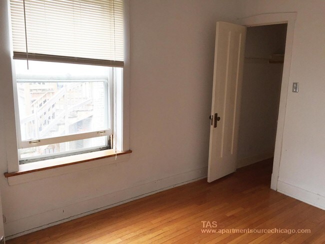 Foto del edificio - 5047 N Damen Ave.