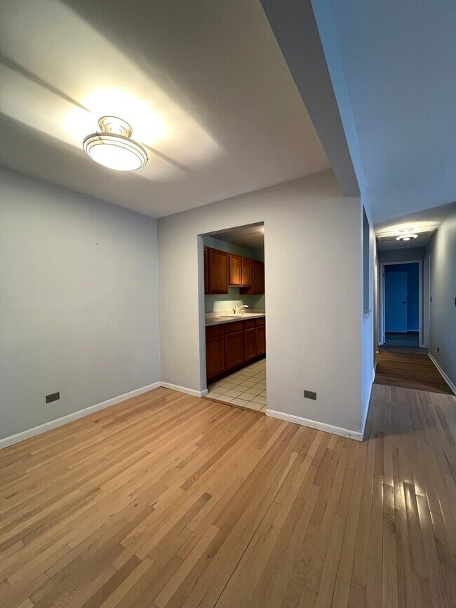 Foto del edificio - 820 N Lakeside Dr